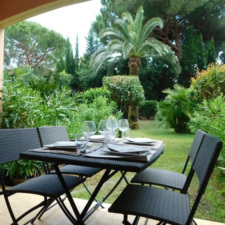 Apartment T1, Central Park, Climatisation, Piscine, Parking Prive Vallauris